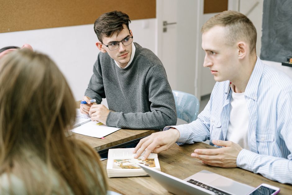 Dozent für Englisch Sprachkurse – Sprechtraining