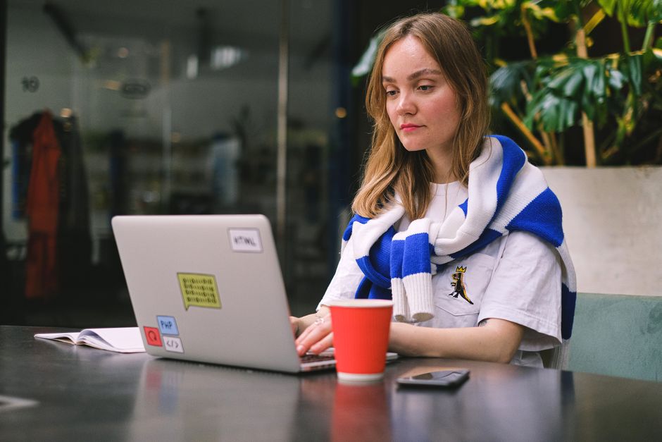 Dozentin für Englisch Sprachkurse – Grammatik und Schreiben